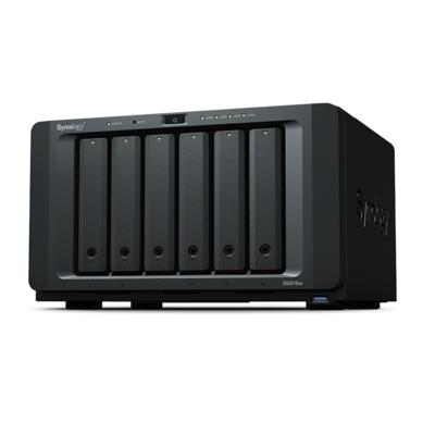 群晖 DS3018xs &nbsp;&nbsp;双核心 Turbo Boost 高达2.6GHz 支持 M.2 NVMe/SATA SSD 快取1 可扩充至 30 个硬盘